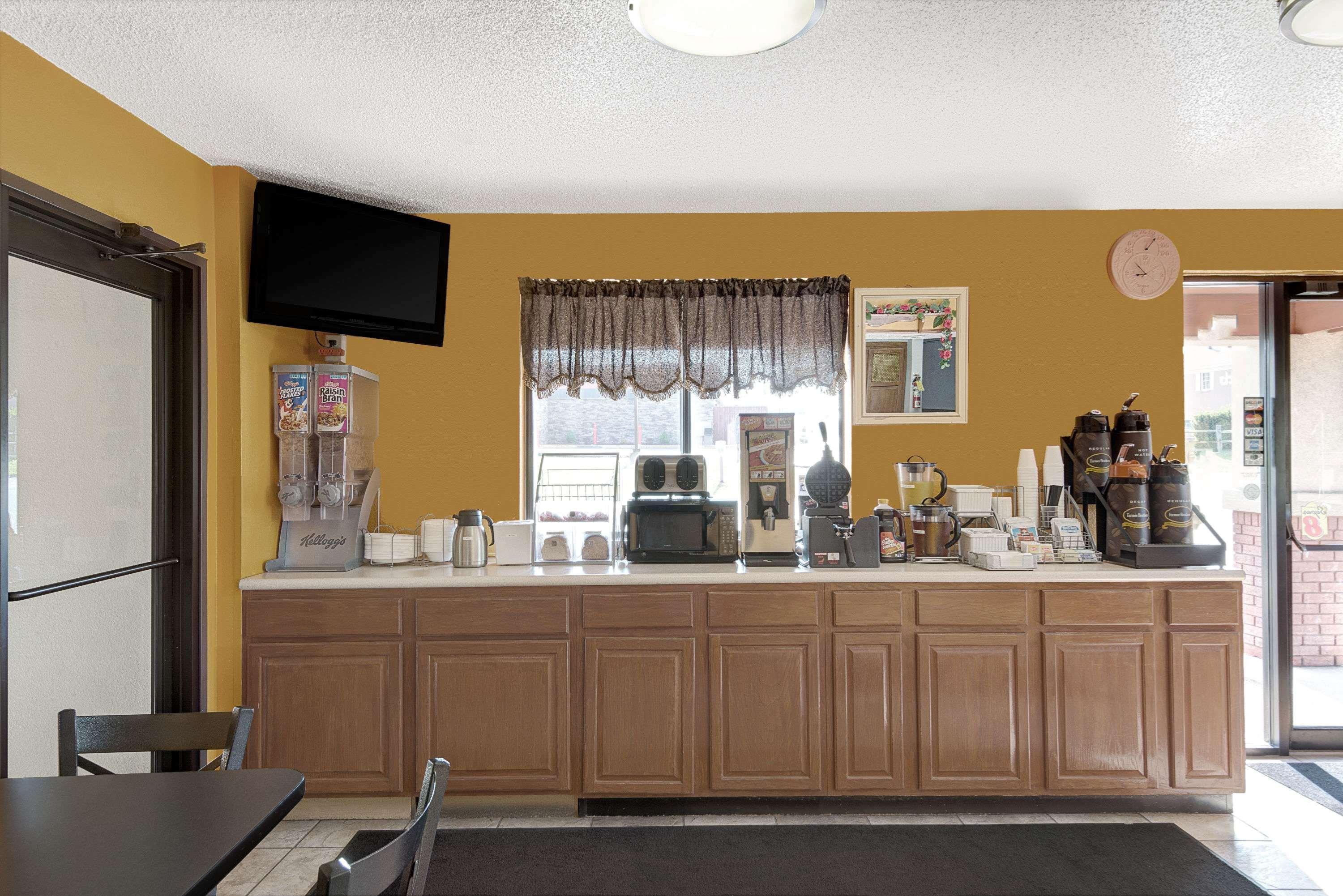 فندق Super 8 By Wyndham Waynesburg المظهر الخارجي الصورة