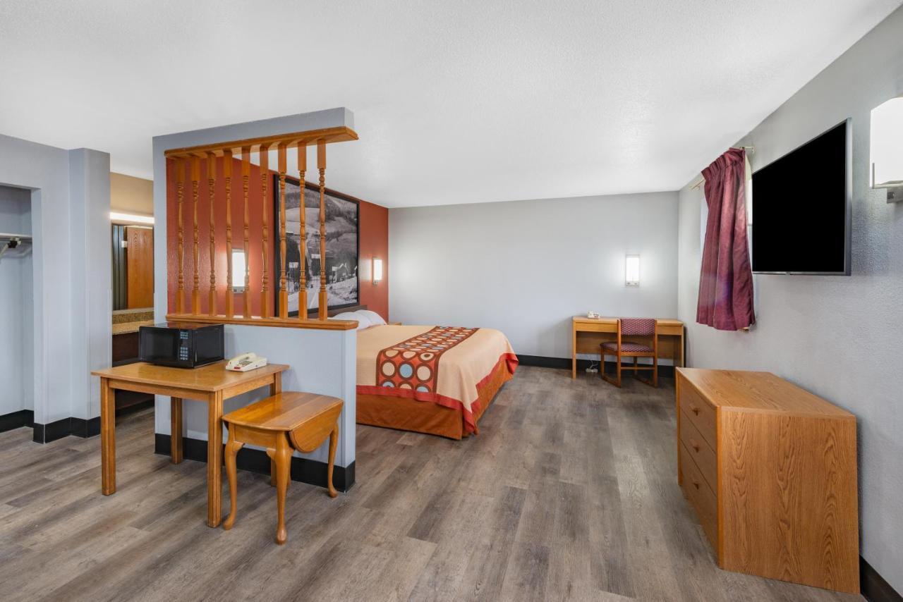 فندق Super 8 By Wyndham Waynesburg المظهر الخارجي الصورة